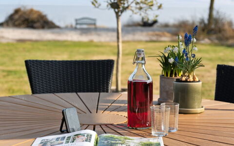 Viveke - 10M from the Sea: Wood, Home, Porch, Deck, Hardwood, Roof, Wood Stain, Wood Flooring, Eco Hotel