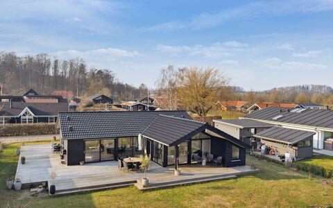 Viveke - 10M from the Sea: Wood, Home, Porch, Deck, Hardwood, Roof, Wood Stain, Wood Flooring, Eco Hotel