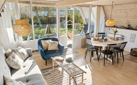 Edgar - 300M from the Sea: House, Home, Residential Area, Cottage, Siding, Estate, Driveway, Yard