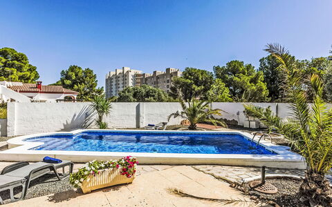 Arcada: Water, Plant, Daytime, Property, Building, Swimming Pool, Azure, Tree, Sky, Architecture