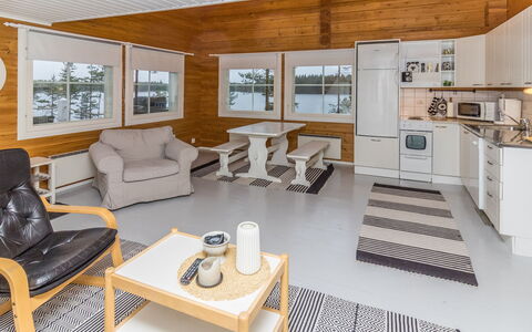 Onnimanni: Wood, Floor, Hardwood, Ceiling, Wood Stain, Wood Flooring, Plank, Daylighting, Living Room, Loft