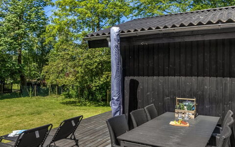 Gunnil - 400M from the Sea: Cottage, Shed, Hut, Farmhouse, Prairie, Shack, Barn, Log Cabin, Garden Buildings