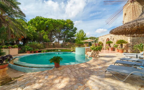 Son Siurana: Cloud, Water, Sky, Plant, Swimming Pool, Azure, Outdoor Furniture, Arecales, Shade, Leisure