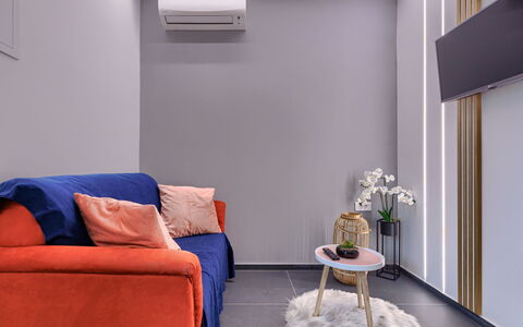 Cintya: Property, Furniture, Table, Comfort, Couch, Decoration, Textile, Purple, Interior Design, Flooring