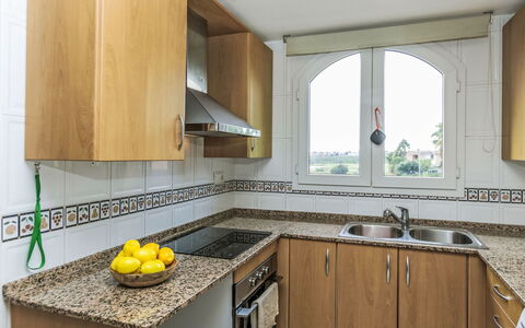 Rodoreda: Cabinetry, Countertop, Kitchen Sink, Sink, Tap, Property, Window, Building, Kitchen, Plumbing Fixture