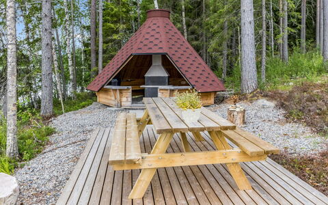 Sorolanniemi: Furniture, Chair, Outdoor Furniture, Table, Wood, Outdoor Table, Kitchen & Dining Room Table, Shade, Garden, Umbrella