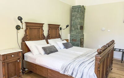 Accommodation:&nbsp;Rezidenca Korman 100.2
