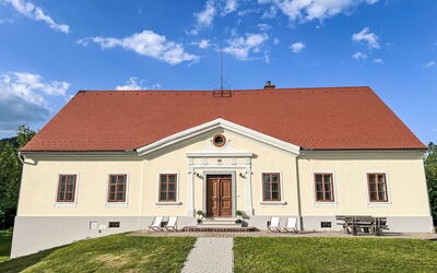 Accommodation:&nbsp;Rezidenca Korman 100.2