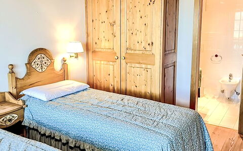 Les Renardeaux 5: Building, Furniture, Comfort, Cabinetry, Azure, Bed Frame, Wood, Textile, Lighting, Interior Design