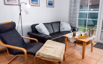 Seestern 480.1: Furniture, Flooring, Floor, Wood, Interior Design, Chair, Living Room, Room, Lighting, Couch