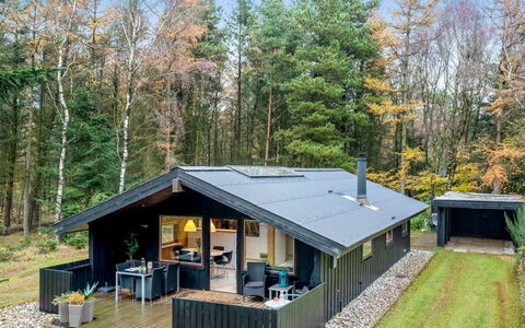 Marthine - 650M to the Fjord: Flooring, Plumbing Fixture, Floor, Interior Design, Bathroom, Toilet, Plumbing, Sink, Bathroom Cabinet, Tap