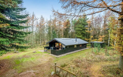 Marthine - 650M to the Fjord: Flooring, Plumbing Fixture, Floor, Interior Design, Bathroom, Toilet, Plumbing, Sink, Bathroom Cabinet, Tap
