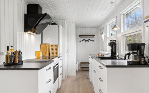 Jannike - 150M from the Sea: Wood, Home, Porch, Deck, Hardwood, Roof, Wood Stain, Wood Flooring, Eco Hotel