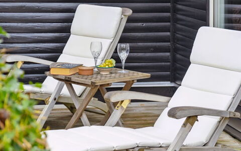 Jannike - 150M from the Sea: Wood, Home, Porch, Deck, Hardwood, Roof, Wood Stain, Wood Flooring, Eco Hotel