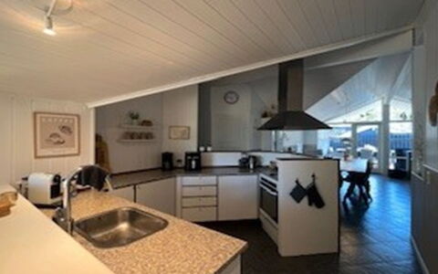Elvin - 2Km from the Sea: Flooring, Ceiling, Interior Design, Wood, Floor, Furniture, Light Fixture, Home, Countertop, Kitchen
