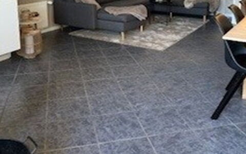 Elvin - 2Km from the Sea: Flooring, Floor, Tile, Natural Material, Living Room, Chair