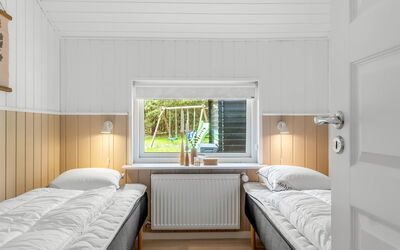 Elvin - 2Km from the Sea