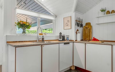 Elvin - 2Km from the Sea