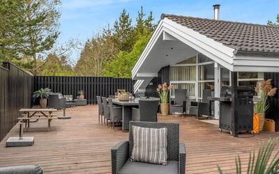 Elvin - 2Km from the Sea