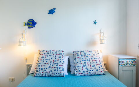 Casa Laura: Blue, Bedroom, Wall, Bed Sheet, Bedding, Bed, Linens, Interior Design, Textile, Furniture