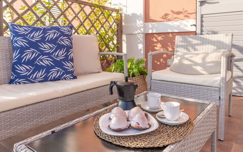 Sospiri Sul Mare: Furniture, Table, Tableware, Dishware, Textile, Comfort, Living Room, Outdoor Furniture, Interior Design
