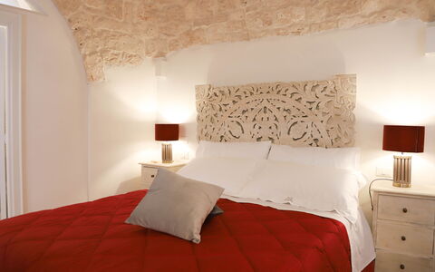 Country Trullo Verde, Wifi, Alberobello: Furniture, Property, Comfort, Building, Wood, Lamp, Textile, Interior Design, Lighting, Bed