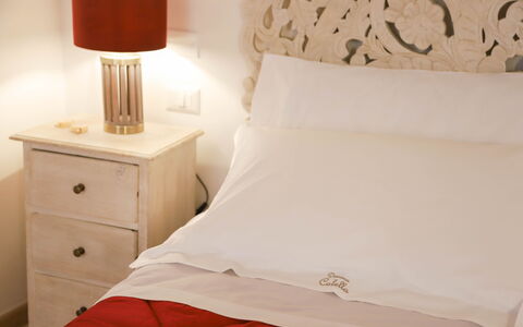 Country Trullo Verde, Wifi, Alberobello: Property, Comfort, Textile, Interior Design, Wood, Lamp, Pillow, Drawer, Hardwood, Bed