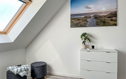 Ostseeblick: Property, Building, Plant, White, Cabinetry, Blue, Wood, Azure, Interior Design, Window