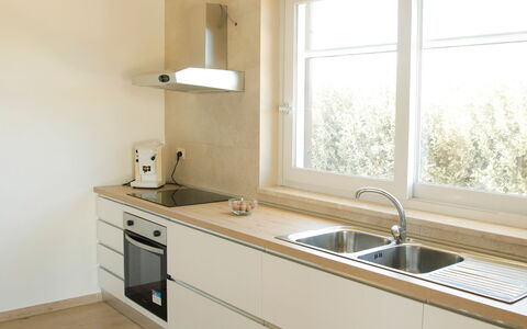 Villa Mariarosaria - Dimora Esclusiva con Piscina: Kitchen, Countertop, Interior Design, Flooring, Wall, Wood, Floor, Kitchen Appliance, Ceiling, Cabinetry