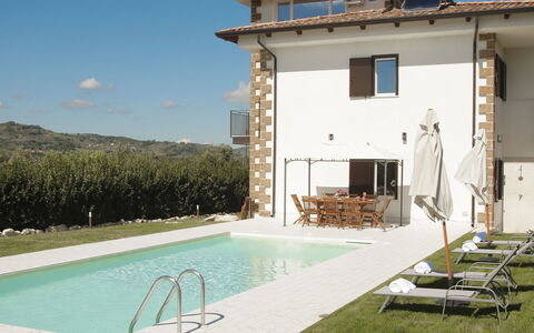 Villa Mariarosaria - Dimora Esclusiva con Piscina: Swimming Pool, Estate, Yard, Villa, Farmhouse, Backyard, Resort, Daylighting, Courtyard, Eco Hotel