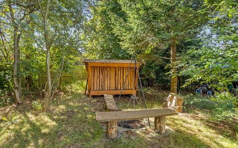 Ensio - 800M from the Sea: Wood, Home, Porch, Deck, Hardwood, Roof, Wood Stain, Wood Flooring, Eco Hotel