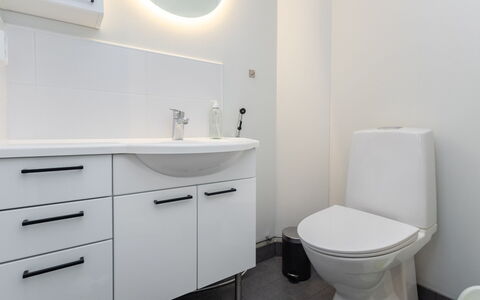 Velhotar 1 a 1: Furniture, Interior Design, Flooring, Floor, Table, Ceiling, Kitchen & Dining Room Table, Lighting, Chair, Home