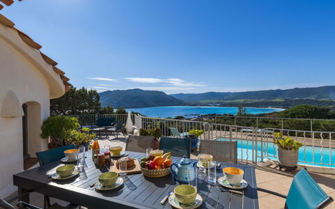 Villa Sallena: Water, Body Of Water, Mountainous Landforms, Hill, Mountain, Coastal And Oceanic Landforms, Coast, Sea, Mountain Range, Lake