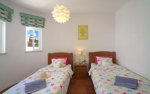 Baia de Cristal: Furniture, Property, Building, Light, Azure, Textile, Interior Design, Lighting, Wood, Comfort