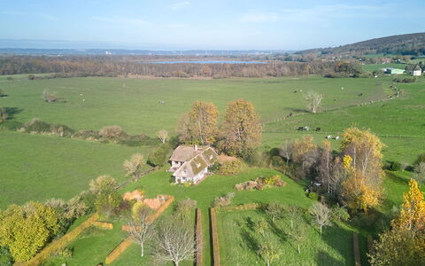 2 Chaumières Normande: Cloud, Sky, Water, Property, Building, Plant, Blue, Swimming Pool, Azure, Natural Landscape