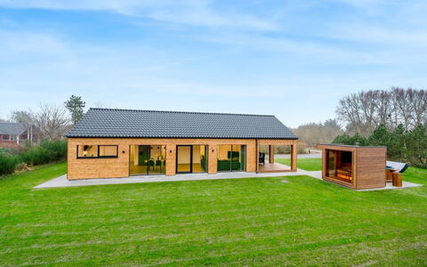 Grimar - 400M to the Fjord: Wood, Home, Porch, Deck, Hardwood, Roof, Wood Stain, Wood Flooring, Eco Hotel