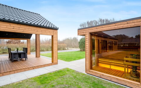 Grimar - 400M to the Fjord: Wood, Home, Porch, Deck, Hardwood, Roof, Wood Stain, Wood Flooring, Eco Hotel
