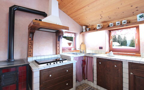Baita Mountain View Pale San Martino: Cabinetry, Countertop, Property, Furniture, Drawer, Kitchen, Wood, Interior Design, Window, Lighting