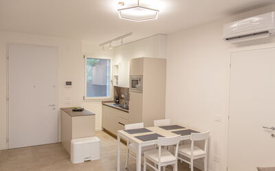 Accommodation:&nbsp;Green Park Apartments 111.1