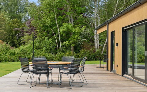 Pauliina - 1.1Km from the Sea: Vegetation, Shrub, Spring, Cottage, Garden, Shade, Backyard, Yard, Chair