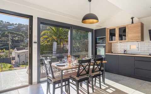 Maison Fabrégas: Furniture, Interior Design, Flooring, Wood, Kitchen, Kitchen & Dining Room Table, Countertop, Ceiling, Chair, Floor