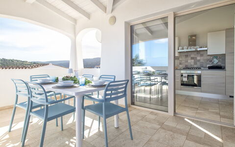 La Conchiglia D'Oro: Furniture, Property, Table, Plant, Wood, Interior Design, Flooring, Floor, Picture Frame, Chair