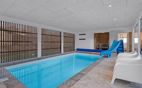 Hana - 1.8Km from the Sea: Estate, Shade, Driveway, Farmhouse