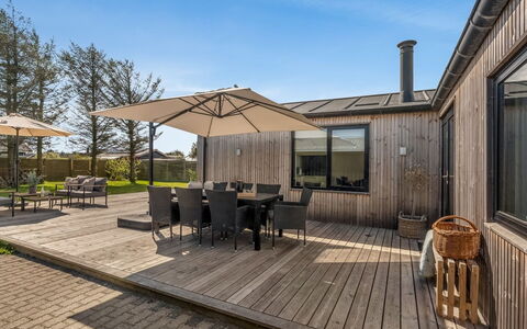 Hellena - 600M from the Sea: Wood, Home, Porch, Deck, Hardwood, Roof, Wood Stain, Wood Flooring, Eco Hotel