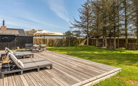 Hellena - 600M from the Sea: Wood, Home, Porch, Deck, Hardwood, Roof, Wood Stain, Wood Flooring, Eco Hotel