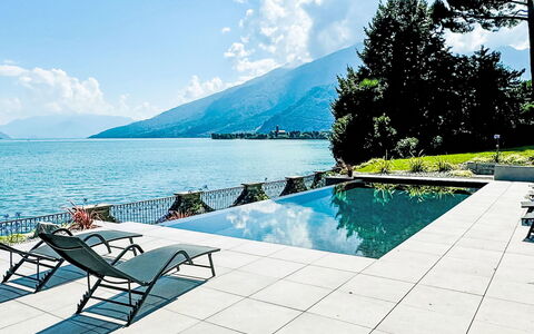 Gravedona 787: Plant, Sky, Cloud, Building, Window, Land Lot, Interior Design, Urban Design, Residential Area