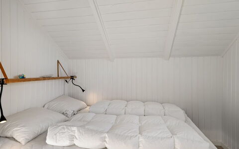 Mimi - 120M from the Sea: Bedroom, Wood, Bed, Furniture, Interior Design, Bed Sheet, Linens, Bedding, Ceiling, Floor