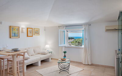 Accommodation:&nbsp;Ammentos 651.2