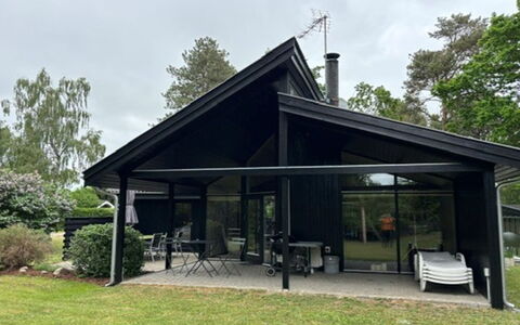 Gjorgjija - 50M from the Sea: Roof, Home, Cottage, Shade, Porch, Garden Buildings, Siding, Estate, Yard, Lawn