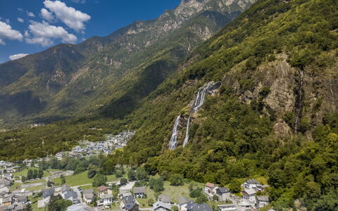 Borgonuovo Waterfall'S House: Mountain, Mountainous Landforms, Nature, Vegetation, Hill, Natural Landscape, Highland, Landscape, Hill Station, Terrain